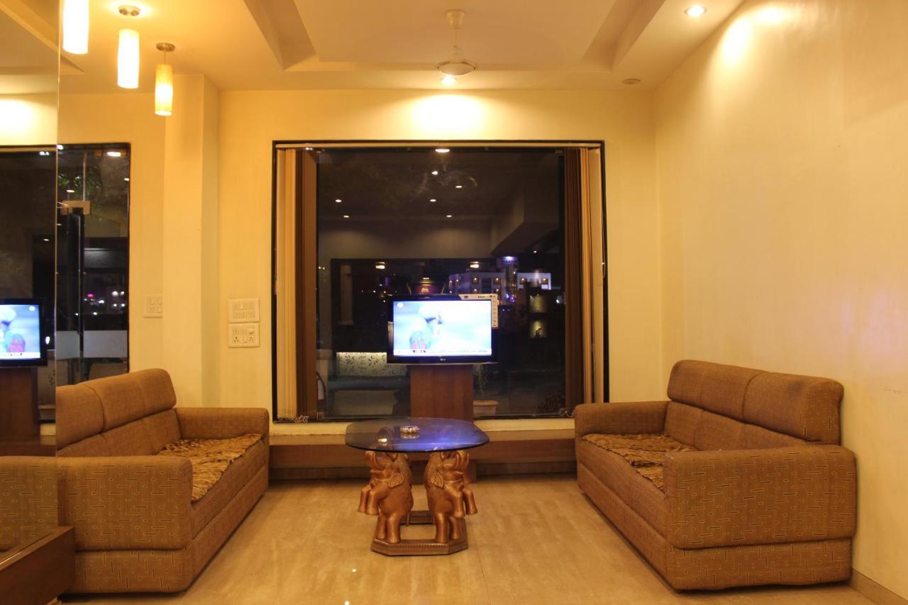 Hotel Laxmibai Palace Shirdi Eksteriør billede