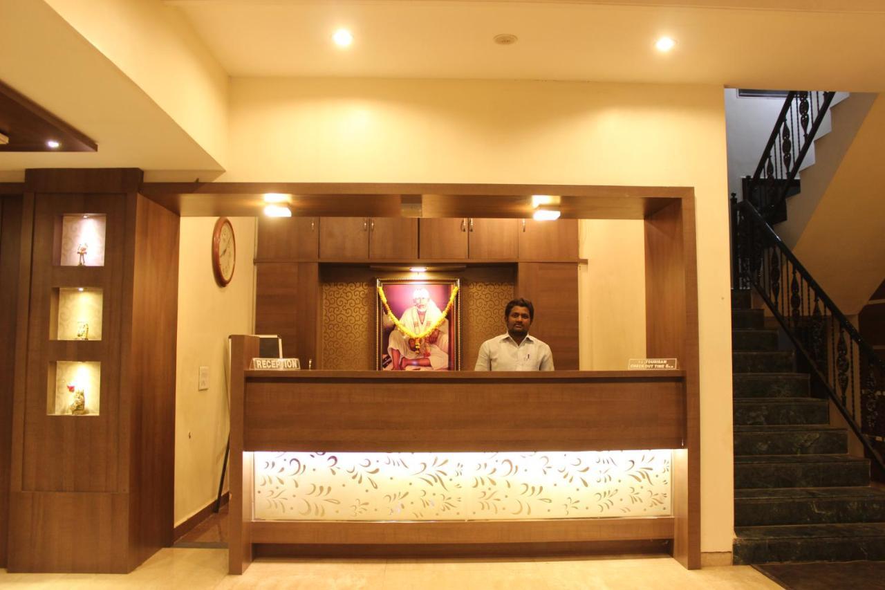 Hotel Laxmibai Palace Shirdi Eksteriør billede