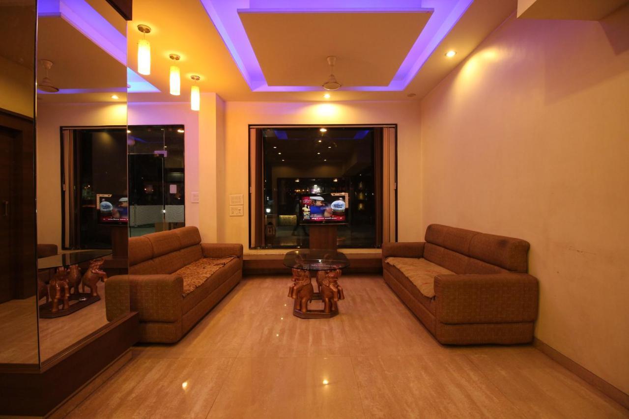 Hotel Laxmibai Palace Shirdi Eksteriør billede