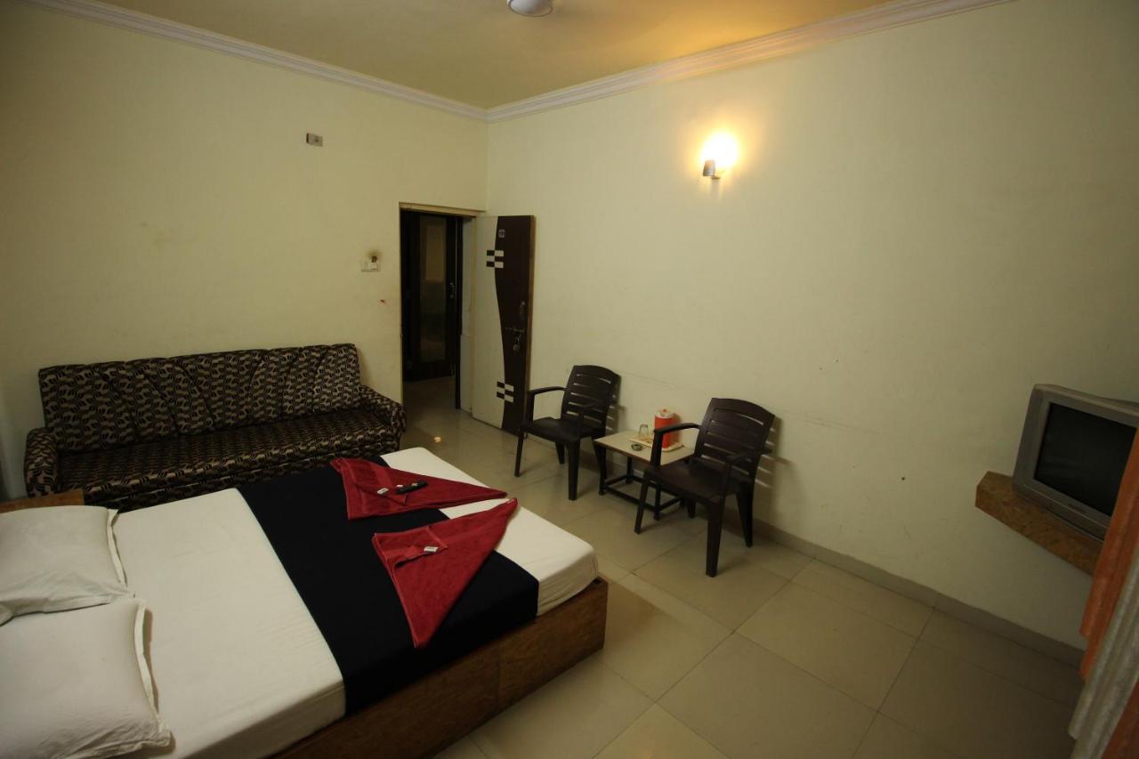Hotel Laxmibai Palace Shirdi Eksteriør billede