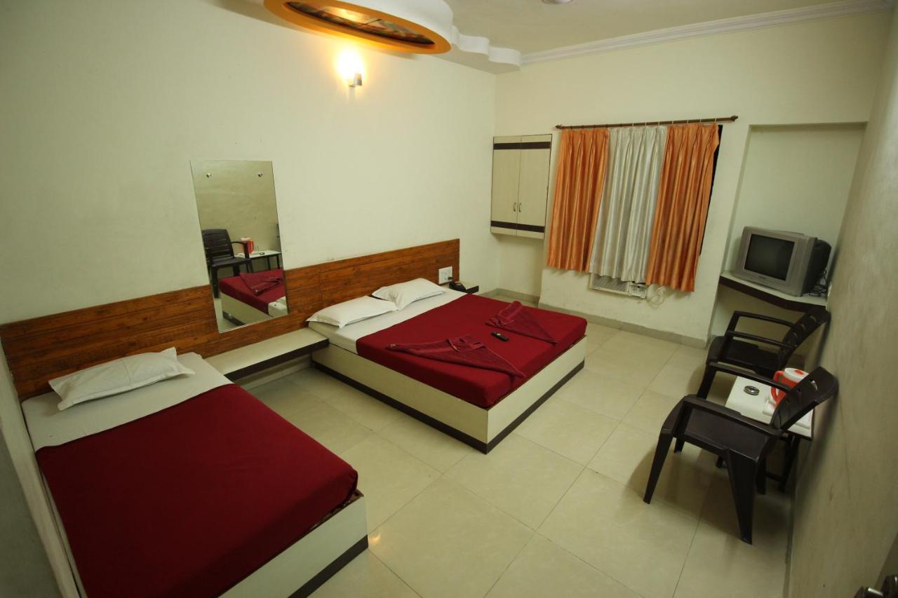 Hotel Laxmibai Palace Shirdi Eksteriør billede