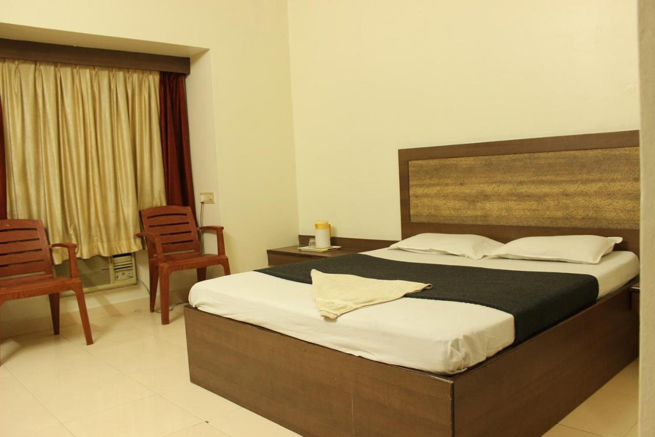 Hotel Laxmibai Palace Shirdi Eksteriør billede