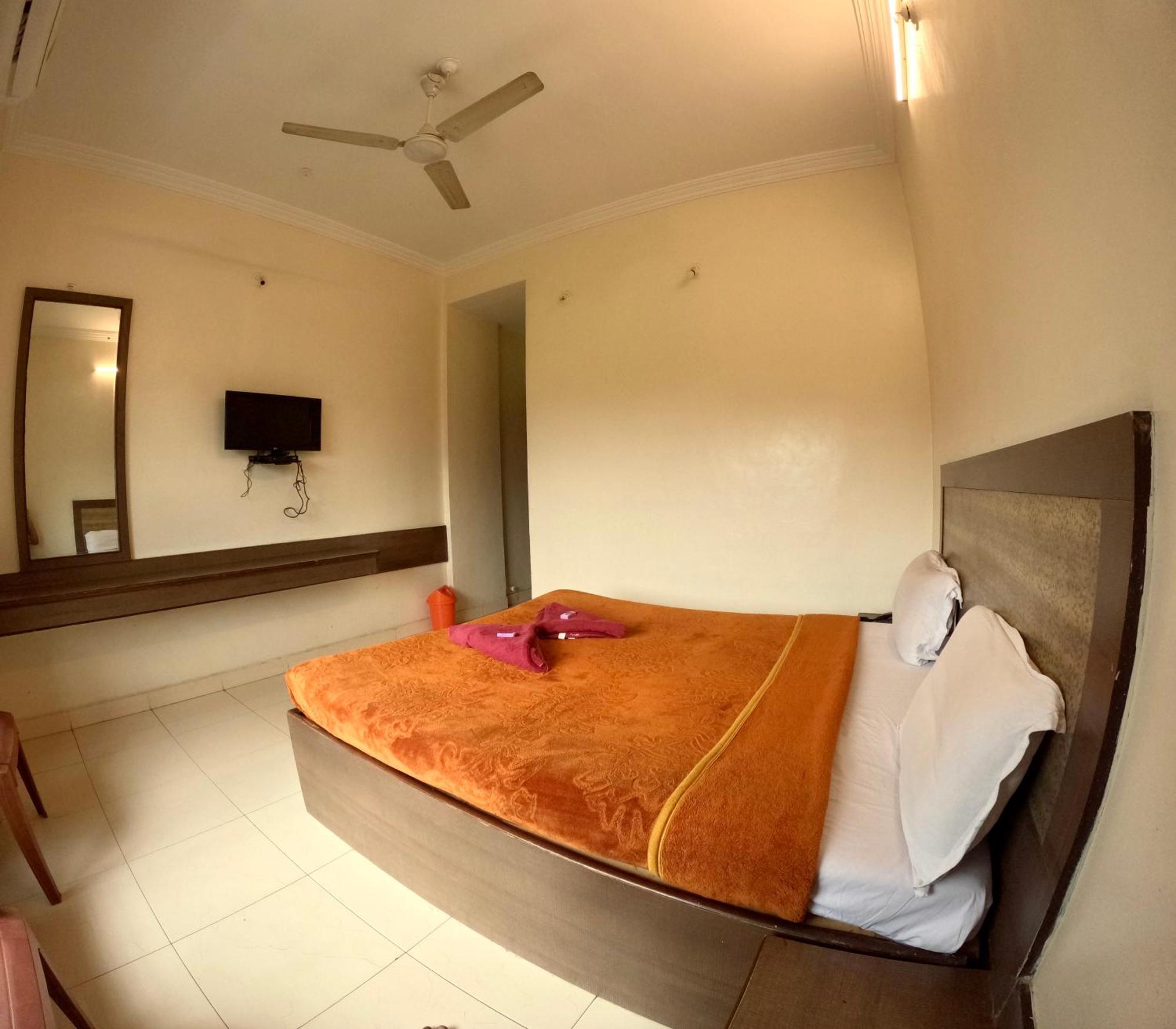 Hotel Laxmibai Palace Shirdi Eksteriør billede