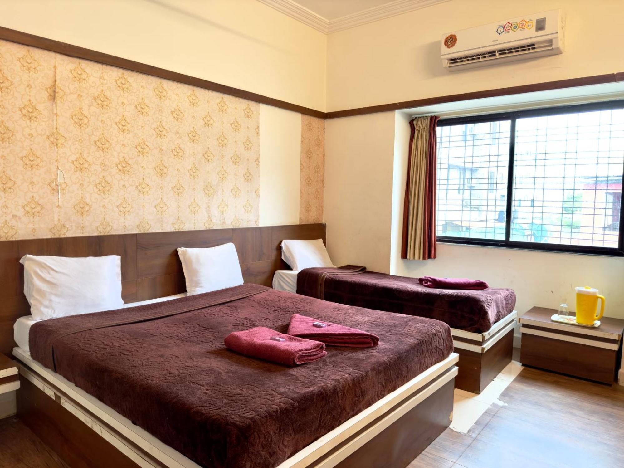 Hotel Laxmibai Palace Shirdi Eksteriør billede